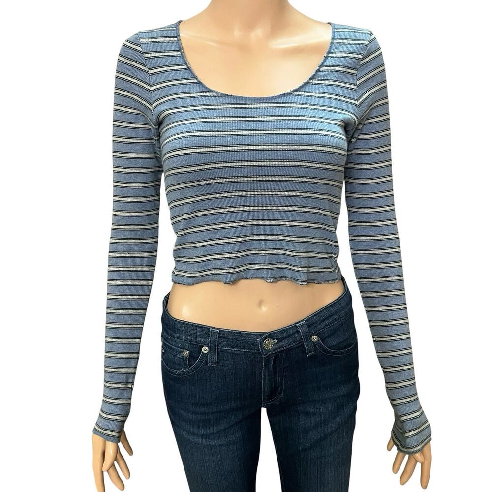 Brandy Melville McKenna Striped Top One Size Cropped Long Sleeve Scoop Neck Blue